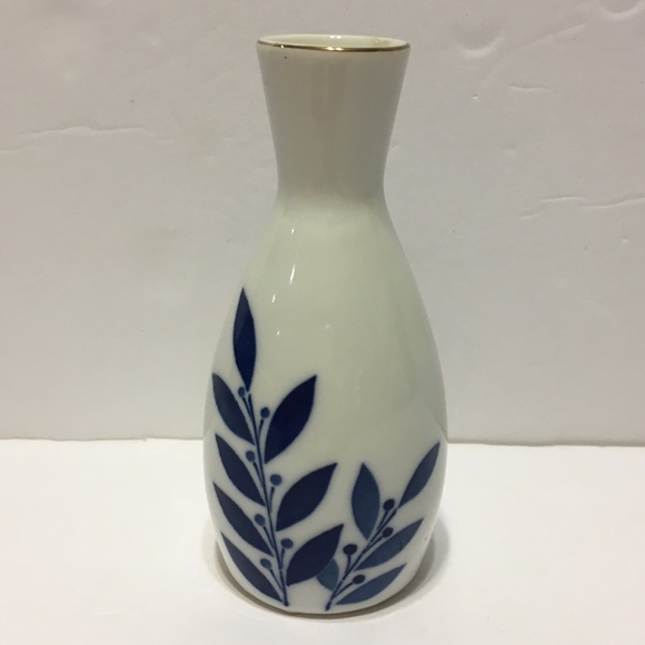 Japanese Gekkeikan Sake Bottle Laurel Leaves Japan - Picture 9 of 12
